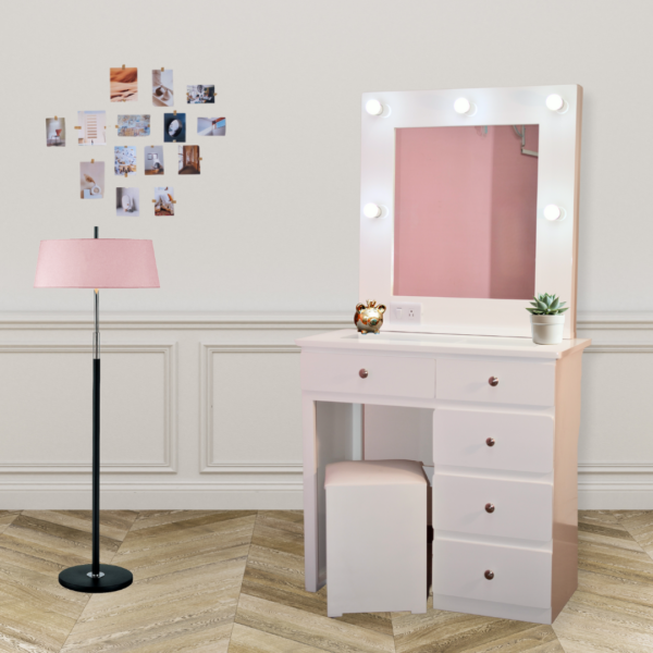 Vanity Cleo